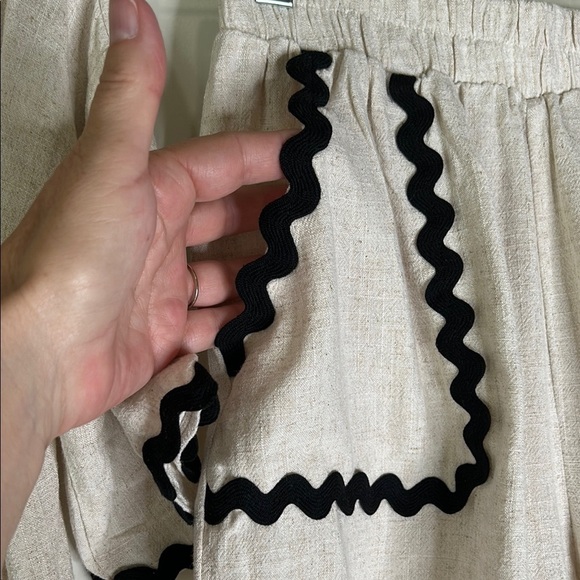 Women's Cream and Black Trim Short Set - Picture 12 of 12